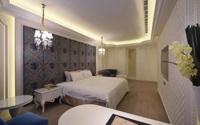 Uher Luxury Resort & Hotel