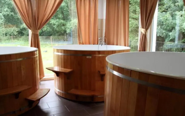 Hotel Księżycowy Dworek