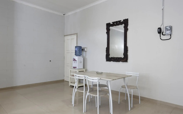 RedDoorz Plus near Adisucipto Airport 2