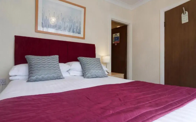 Stoneleigh Hotel
