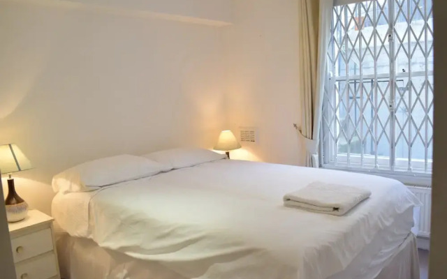 Chelsea 2 Bedroom Apartment With Patio