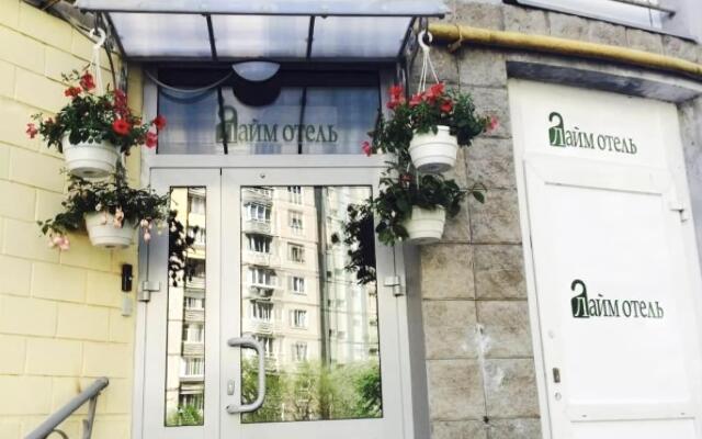 Hotel Lime вид на фасад