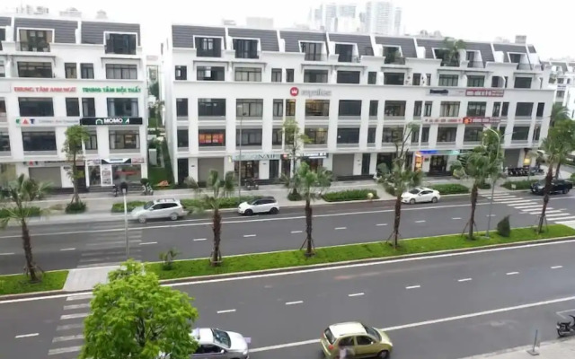 Bayhomes Gardenia Serviced Apartment