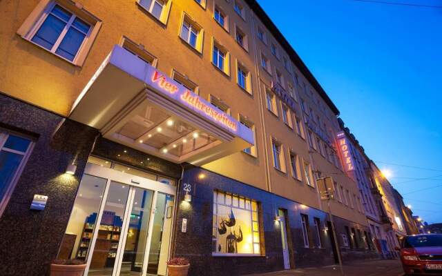 Отель Centro Hotel Vier Jahreszeiten Германия, Лейпциг - 2 отзыва об отеле, цены и фото номеров - забронировать отель Centro Hotel Vier Jahreszeiten онлайн вид на фасад