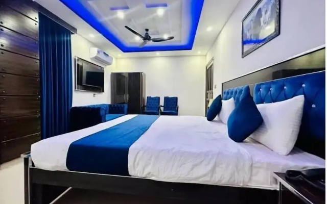 Blue Swiss Hotel & Cafe