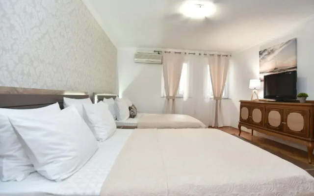 Palm square apartment 1