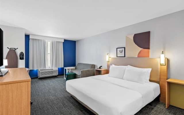 Spark by Hilton Shawnee