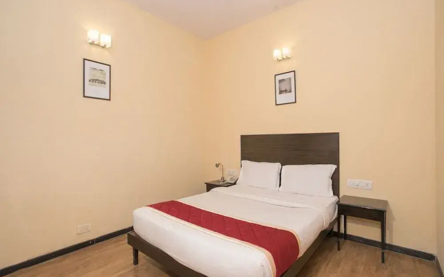 OYO 332 Hotel Melody Inn