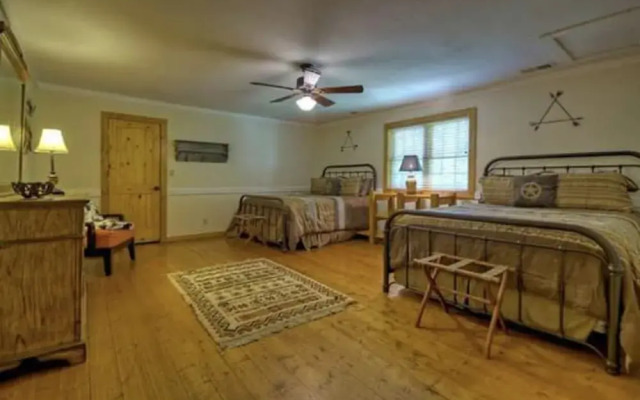 Fox Run Lodge