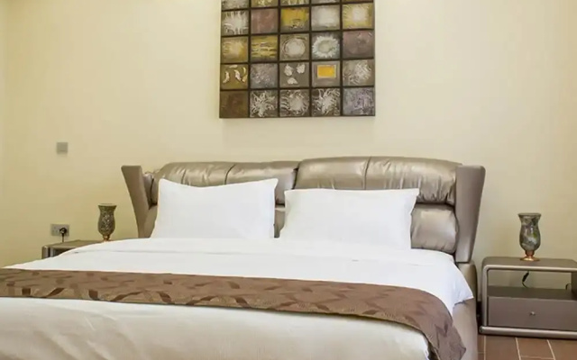 Enjoy the Fabulous Amenities Offerd at The Lanmark Suites
