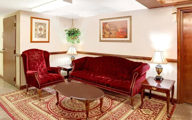 OYO Hotel Adairsville Hwy 140