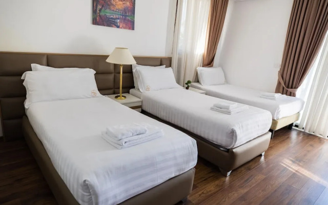 Chateau Linza Resort Hotel