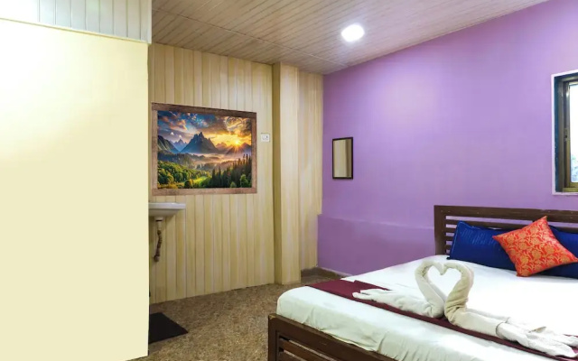 Amrapali Hotel