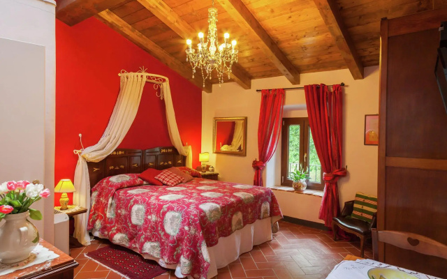 Exquisite Holiday Home in Pistoia With Swimming Pool