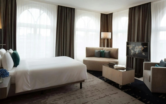 Renaissance Hamburg Hotel