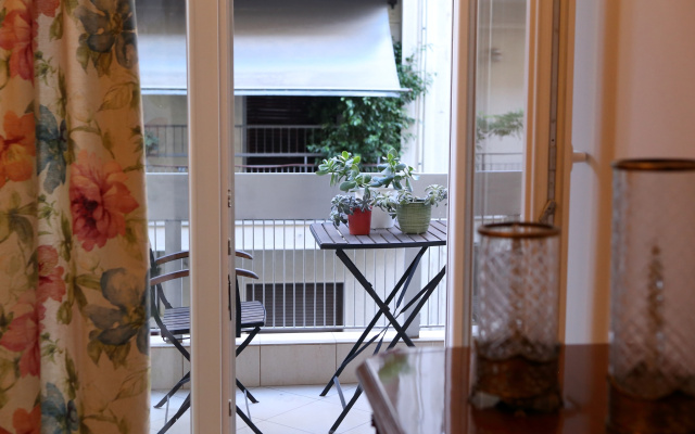 Best House, Athens Central Flat, Ithakis Str