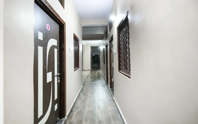 SPOT ON 64837 Hotel Madhur Prem