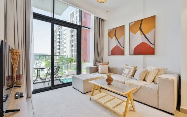 PVH - Chic 1BR - Azizi Riviera 37