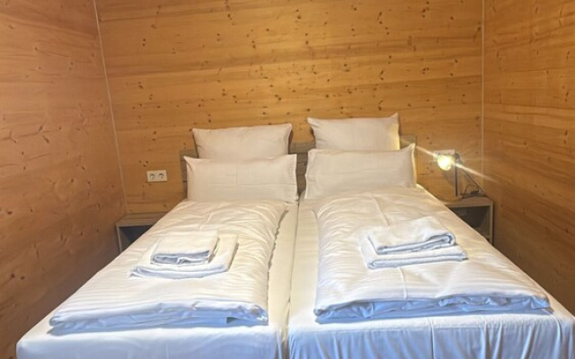 URBAN OAK Smart Stay