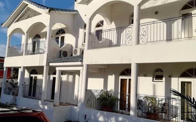 Отель House With one Bedroom in Boca Chica, With Wonderful City View and Pool Access - 600 m From the Beach Бока Чика вид на фасад