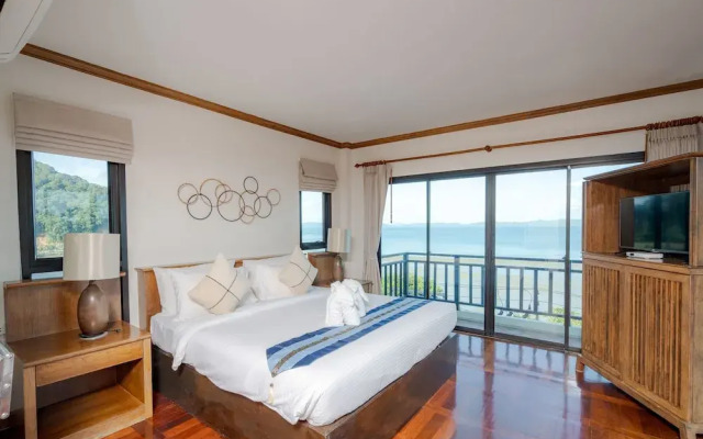 Golden Horizon Villa