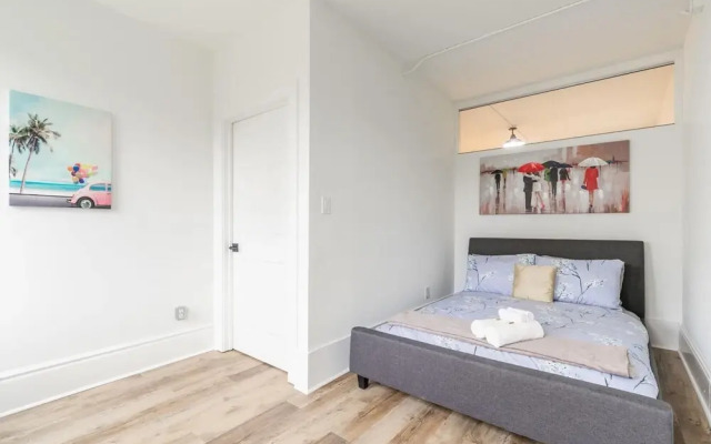 Warm Cozy 2BR Apartment With Netflix