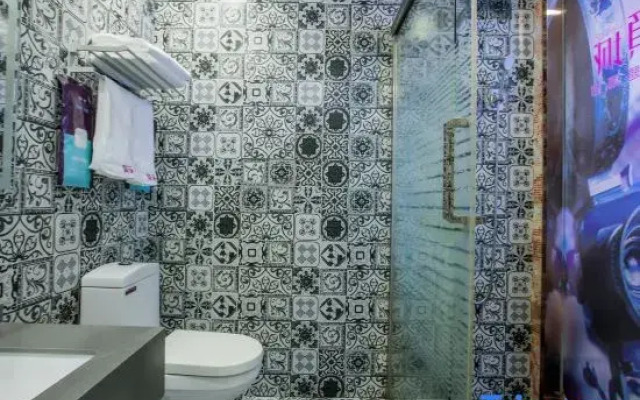 Yueyang Qingcheng Theme Hotel