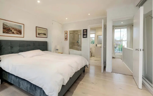 3 bed Home in Battersea With Garden