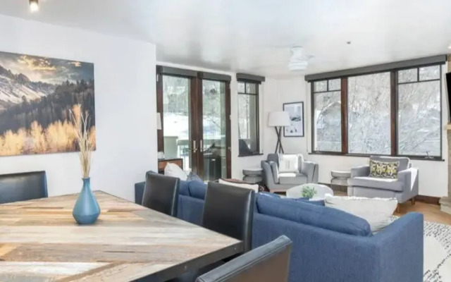 Centrum 304 by Exceptional Stays