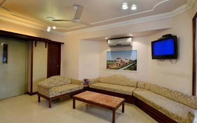 Oyo Rooms Near Gokul Das Hospital