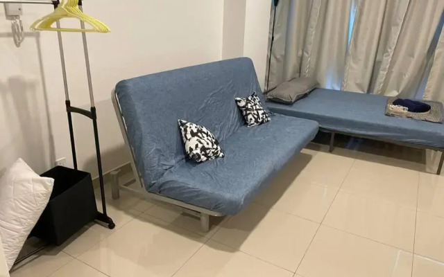 Entire unit Section 13 PJ /Pool/Wifi/Netflix/Gym