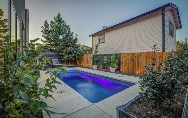 3 Mi to San Antonio River Walk: Gem w/ Heated Pool