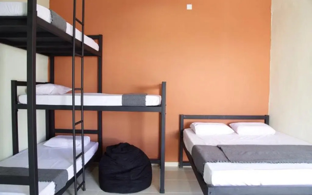 Belukar Lodges