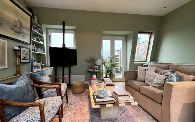 Charming 3BD Flat by the River Thames - Fulham!