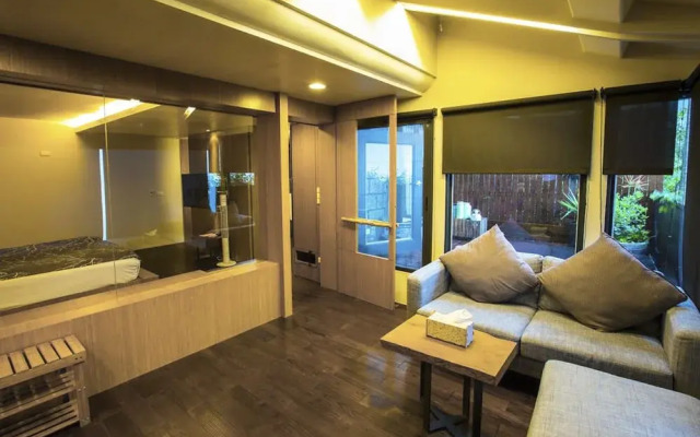 5KM Villa