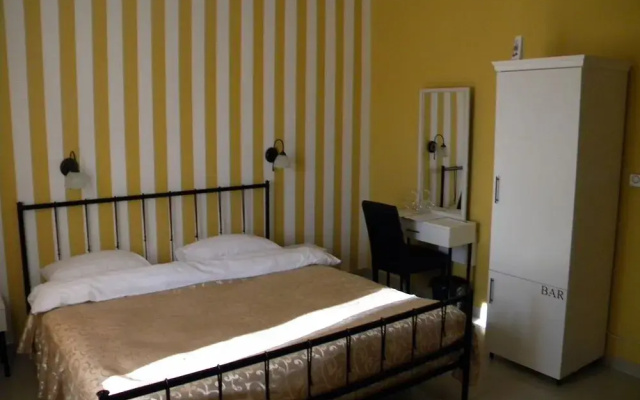 Dash Hotel