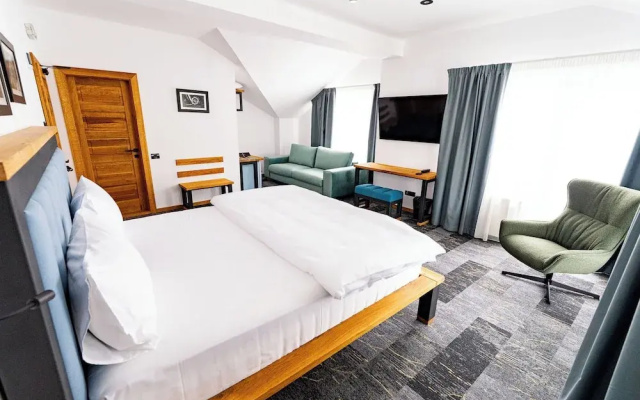 HOW Boutique and Hotel