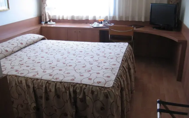 Melas Hotel