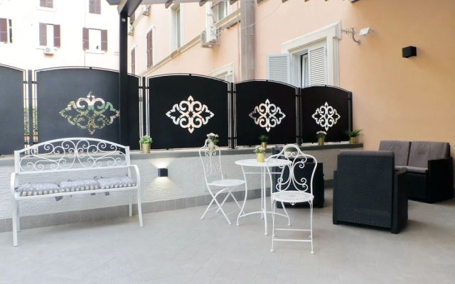 Roman Holiday Suites