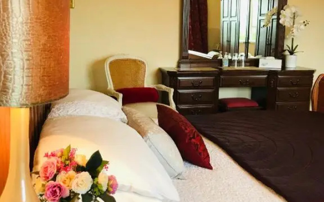 Hillcrest farmhouse Bed & Breakfast