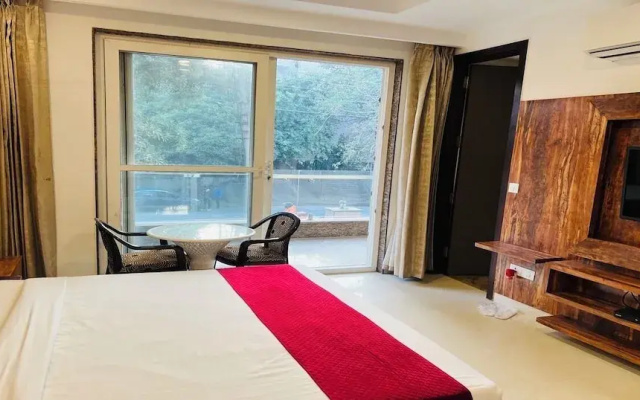 Haris Court Hotels & Banquets DLF Phase3