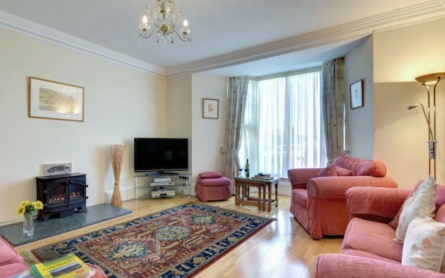 Modern Holiday Home in Bowness-on-windermere Near Lake