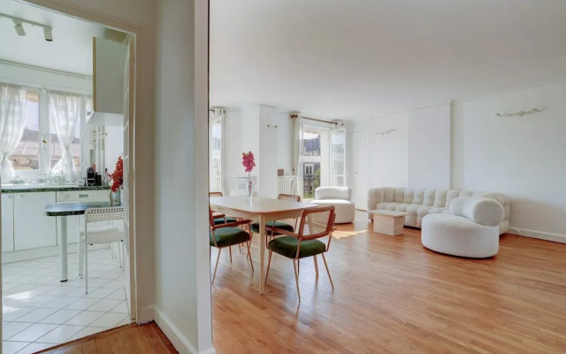 Passy Glow 2BR Home in the 16th Arrondissement