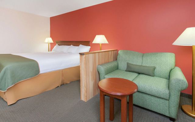 Days Inn & Suites by Wyndham Mt Pleasant