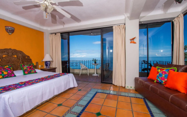 Mar Sereno Hotel & Suites
