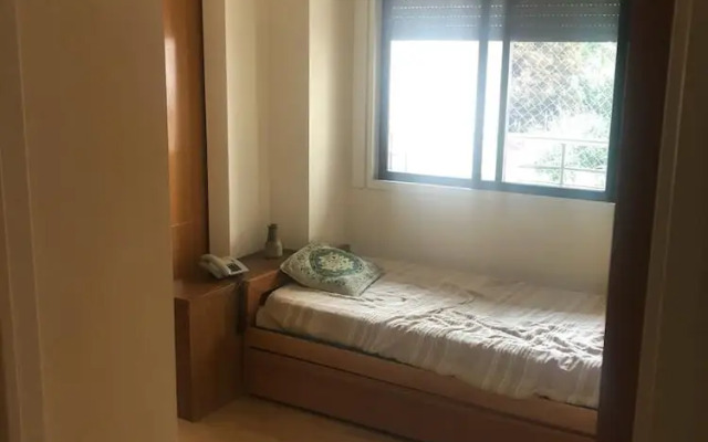 Suites & Studios 7