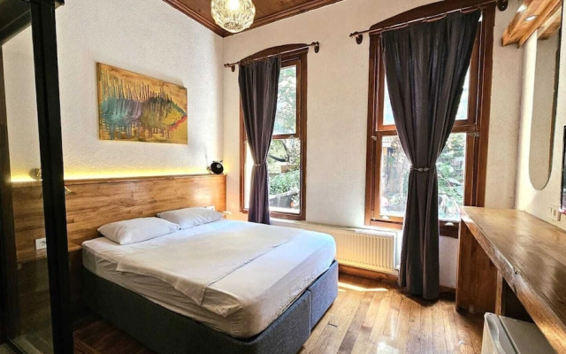 Mahzen Otel