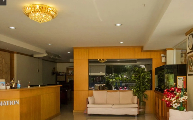 Boonjumnong Modern Apartment