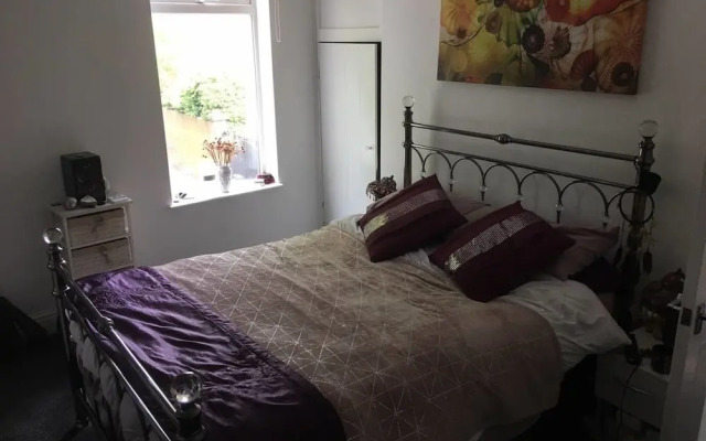 Darlington, Chuch End Town House With 2 Bedrooms