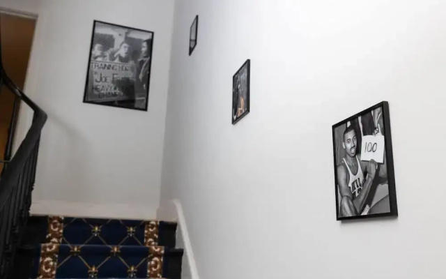 Glamorous Lux Studio - Unit 7